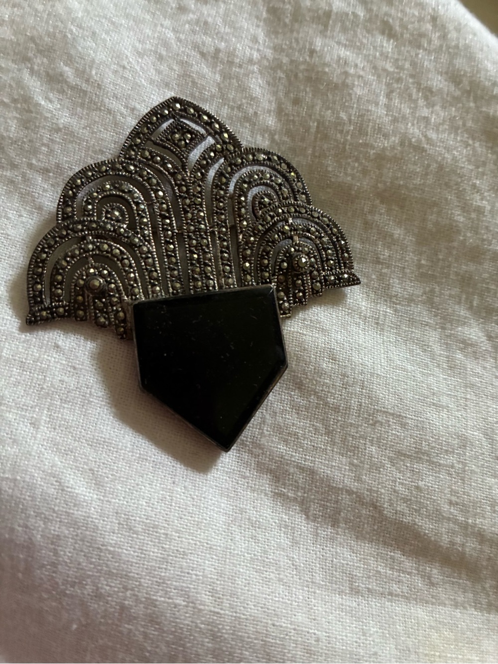 Vintage Art Deco Style Onyx Brooch